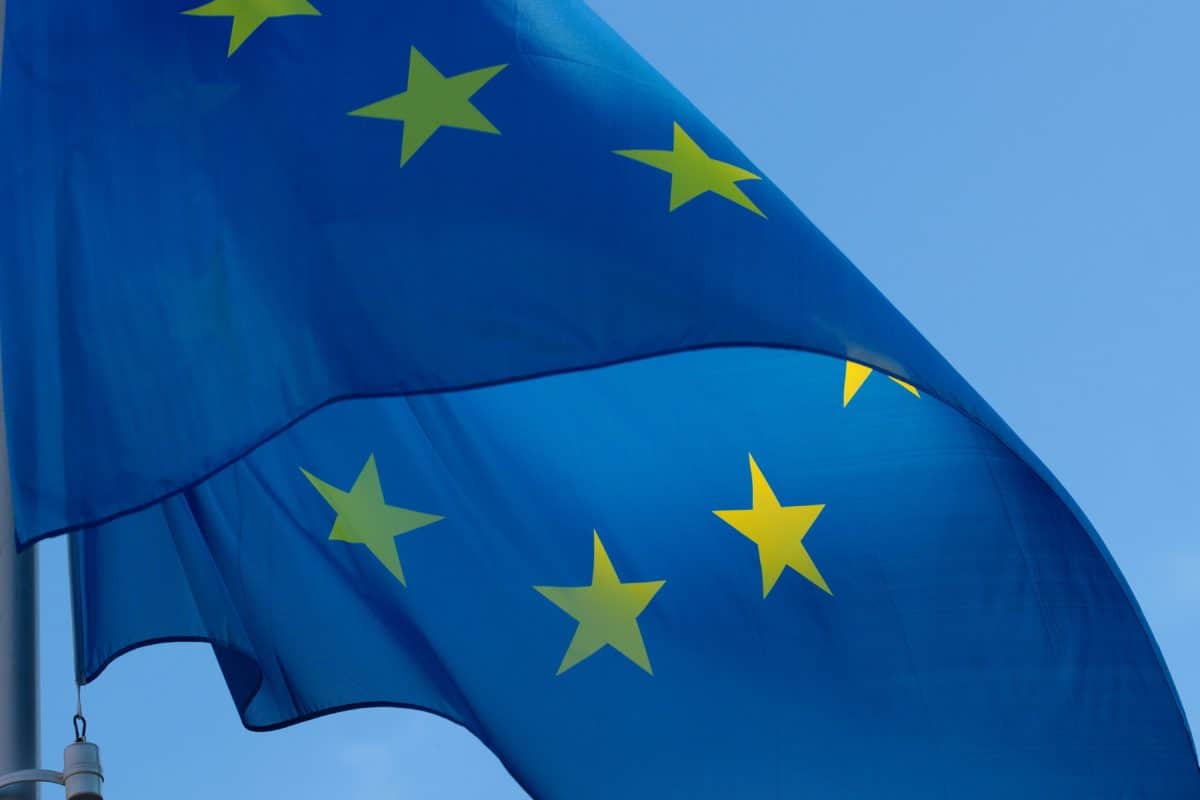 Default image: flag of European Commission